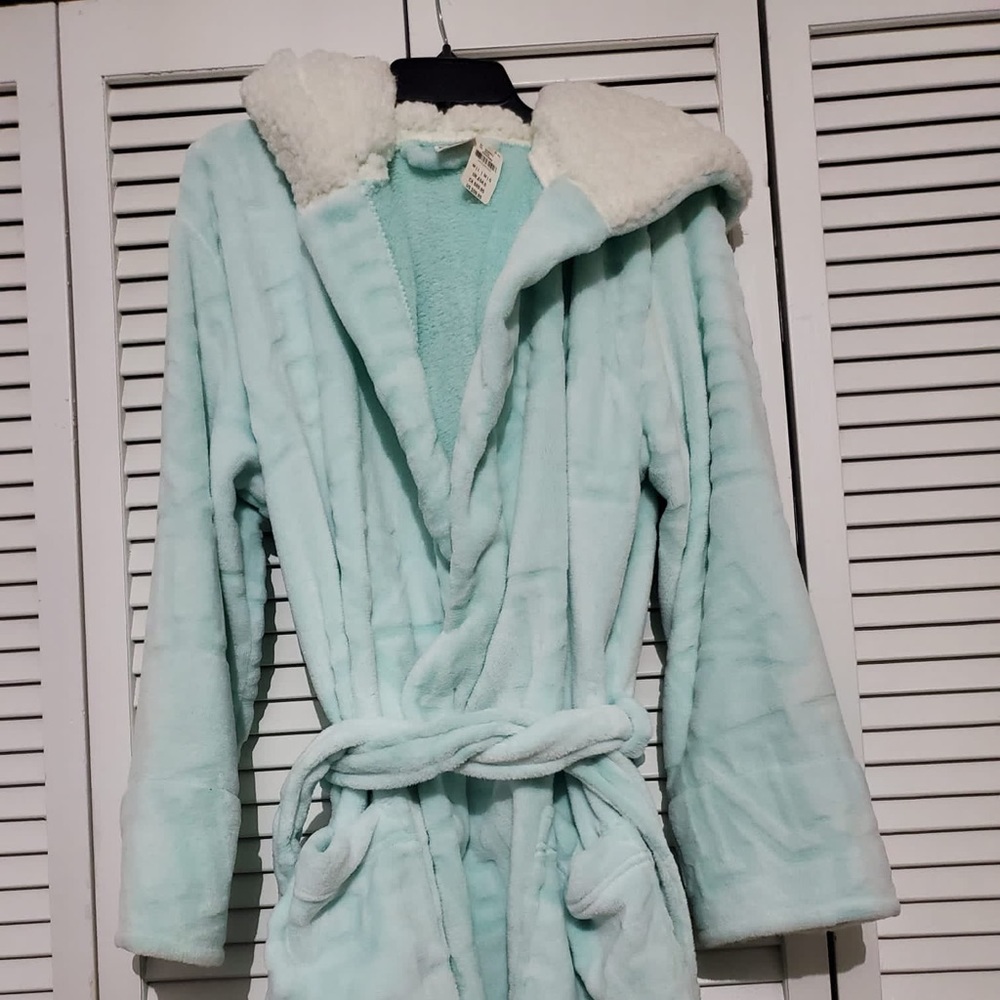 Pink by vs robe M/L